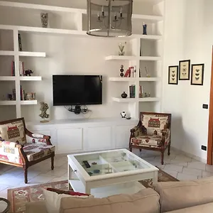 Centro Storico, Piazza Carmine: La Casa Di Angela Appartamento